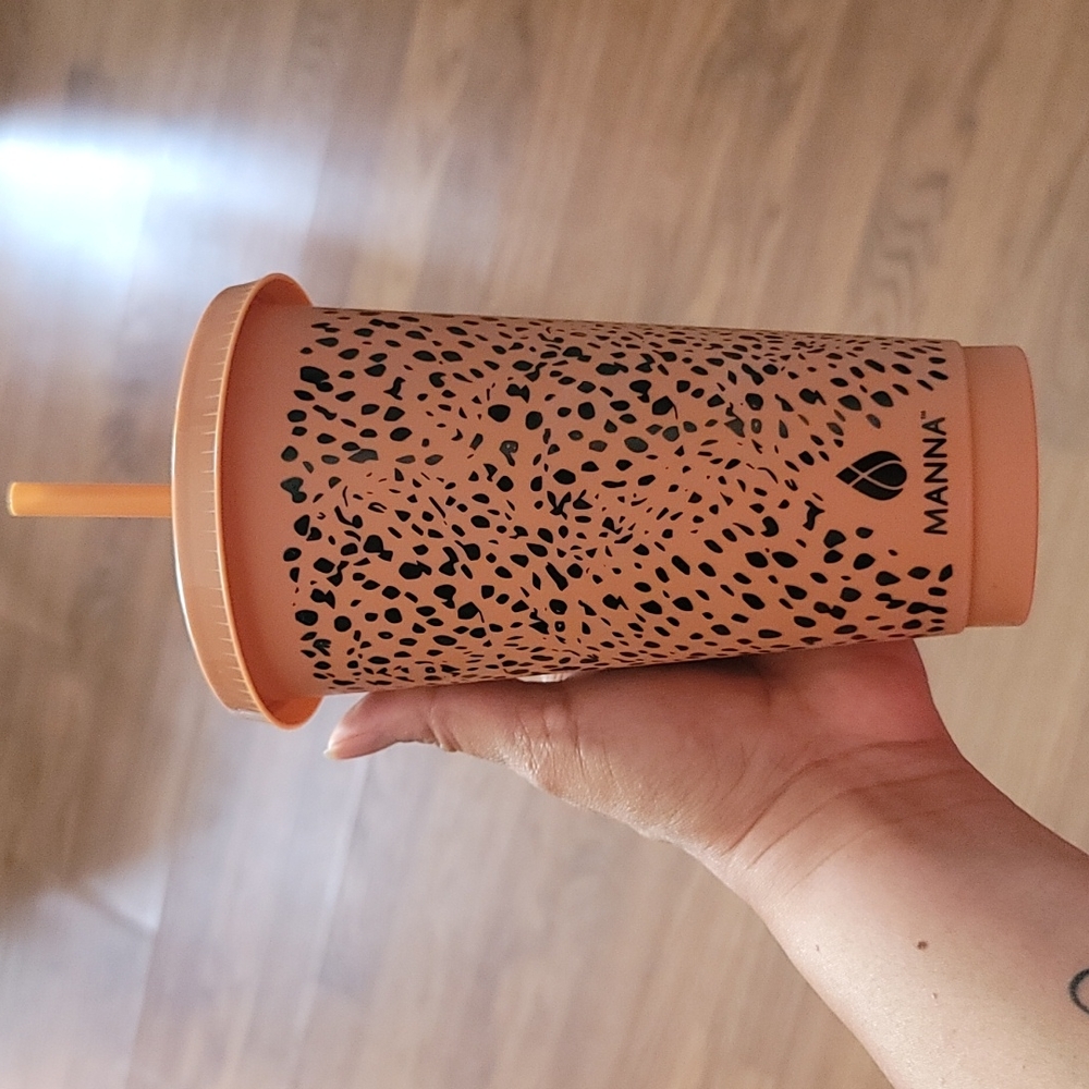 Manna cheetah print reusable tumbler NWOT